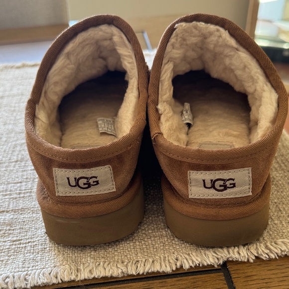 UGG Classic Women Slipper- Chestnut - Picture 2 of 5